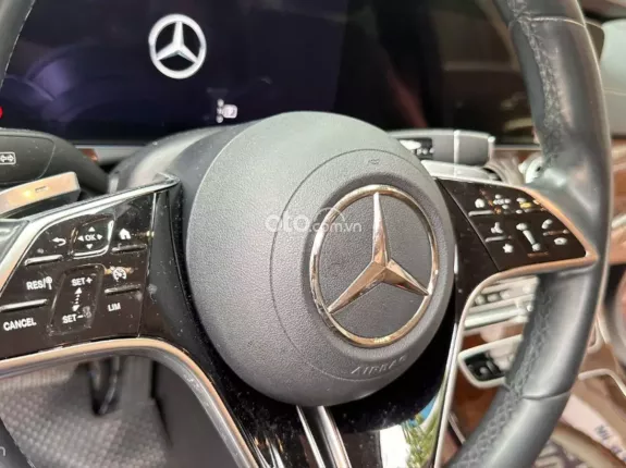 Mercedes-Benz E200 Exclusive 2022 - Hỗ trợ bank 70%, xe cực đẹp
