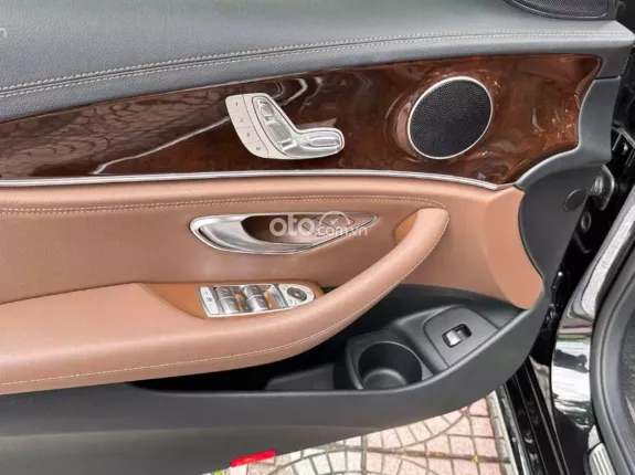 Mercedes-Benz E200 Exclusive 2022 - Hỗ trợ bank 70%, xe cực đẹp
