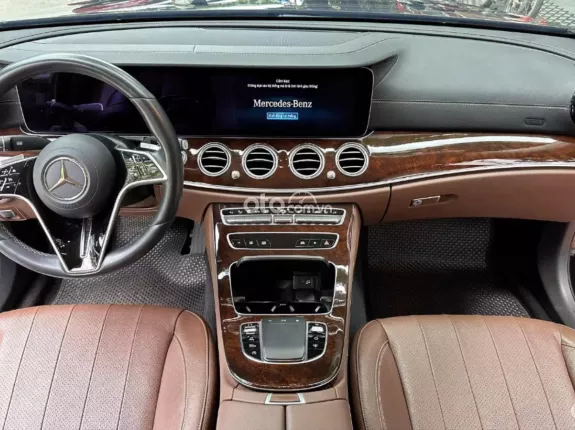 Mercedes-Benz E200 Exclusive 2022 - Hỗ trợ bank 70%, xe cực đẹp