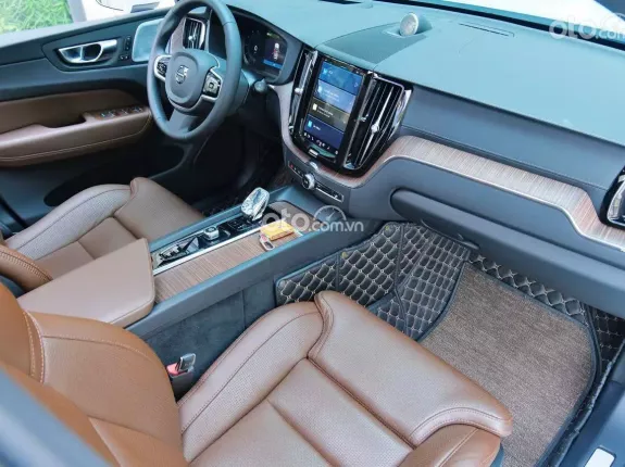 Volvo XC60 B6 Ultimate Bright 2024 - BH/BảoDưỡng Free 2029 -Bản Đủ-Hybrid