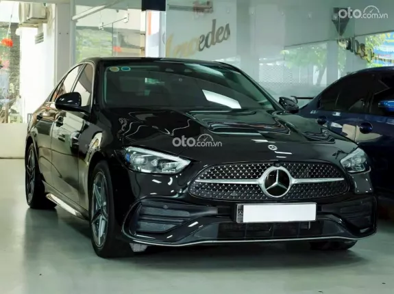 Mercedes-Benz C300 AMG 2022 - Đen 27.000km