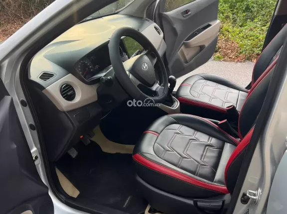 Hyundai Grand i10 Sedan 1.2 MT 2019 - MT base đời 2019. Xe đẹp, không lỗi nhỏ, máy zin từ cò Nội ngoại thất tươi mới. Màn hình cam