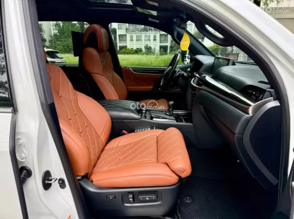 Lexus LX 570 MBS 2019 - Lexus LX 570 Super Sport MBS sx2019 nhập Trung Đông, chạy hơn 7vạn Full đồ