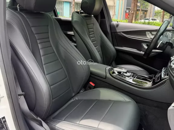 Mercedes-Benz E300 AMG 2020 - Siêu đẹp - Chất lượng xe hoàn hảo, chủ đi giữ gìn