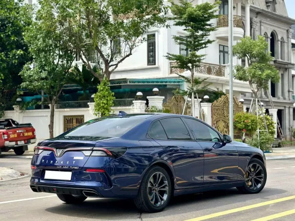 VinFast LUX A2.0 Tiêu chuẩn 2021 - Một chủ từ mới chuẩn km đi
