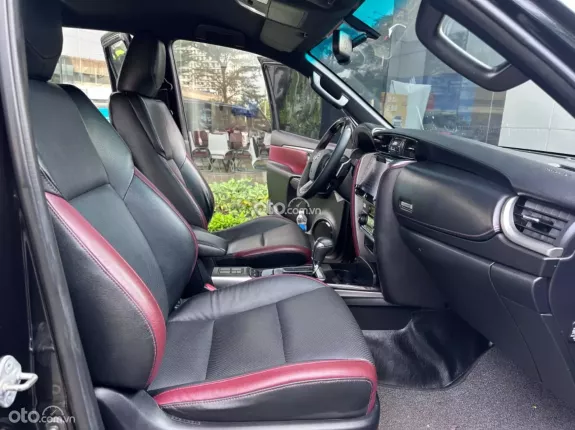 Toyota Fortuner 2.4 AT 4x2 Legender 2022 - Đk lần đầu 2023, cá nhân 1 chủ