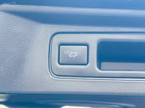 Toyota Fortuner 2.4 AT 4x2 Legender 2022 - Đk lần đầu 2023, cá nhân 1 chủ