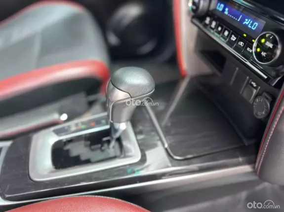Toyota Fortuner 2.4 AT 4x2 Legender 2022 - Đk lần đầu 2023, cá nhân 1 chủ