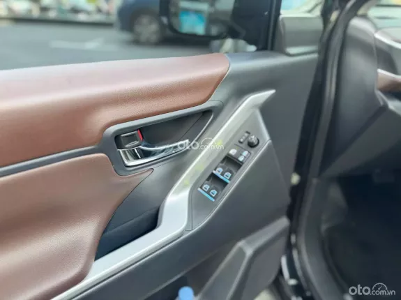 Toyota Innova Cross Xăng 2025 - Sơn zin cả xe