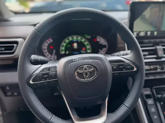 Toyota Innova Cross Xăng 2025 - Sơn zin cả xe
