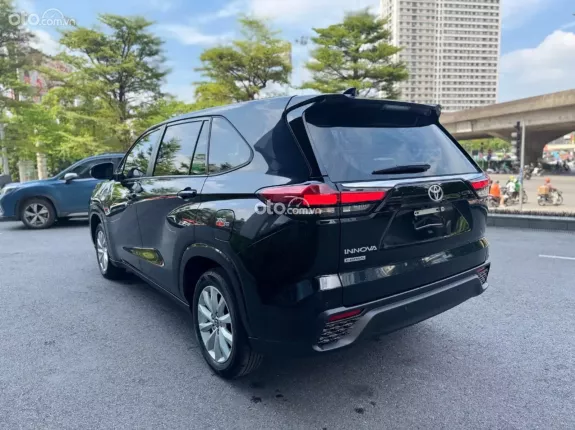 Toyota Innova Cross Xăng 2025 - Sơn zin cả xe