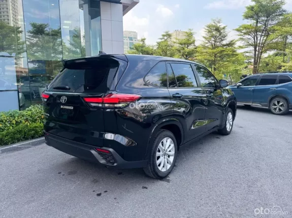 Toyota Innova Cross Xăng 2025 - Sơn zin cả xe