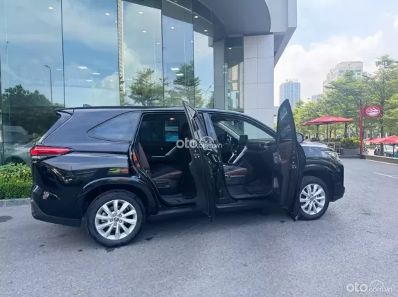 Toyota Innova Cross Xăng 2025 - Sơn zin cả xe