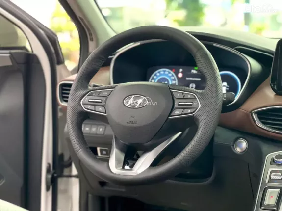 Hyundai Santa Fe 2.2 Dầu Cao cấp 2022 - Cam kết không đâm đụng, không ngập nước