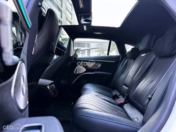 Mercedes-Benz EQS 2023 - Siêu lướt 3.200 km, đủ hồ sơ sang tên