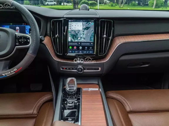 Volvo XC60 B6 AWD Inscription 2025 - Xe siêu lướt 3.000 km, nội thất nâu cực mới