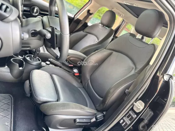 Mini Cooper S 5 cửa 2023 - Xe đăng ký tháng 12/2024