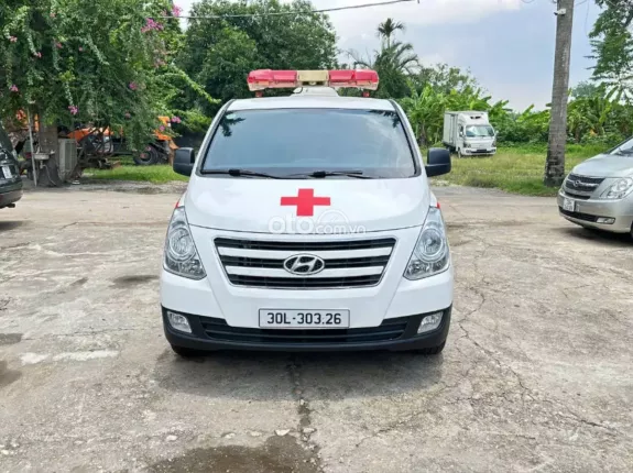 Hyundai Grand Starex 2.5 MT 2017 - Bán Huyndai Starex cứu thương đời 2017, máy dầu, nhập khẩu