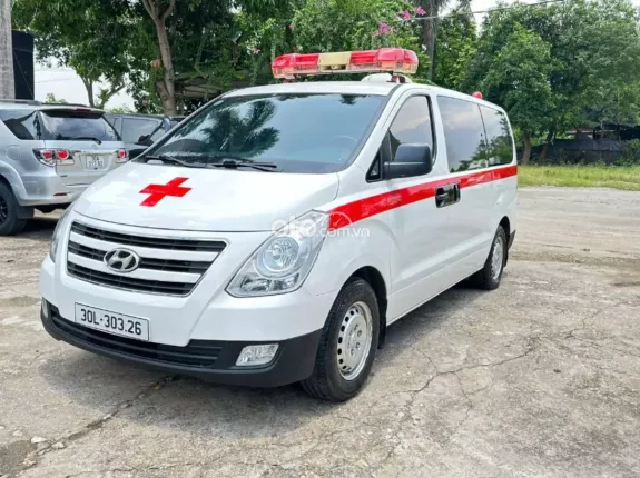 Hyundai Grand Starex 2.5 MT 2017 - Bán Huyndai Starex cứu thương đời 2017, máy dầu, nhập khẩu