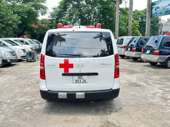 Hyundai Grand Starex 2.5 MT 2017 - Bán Huyndai Starex cứu thương đời 2017, máy dầu, nhập khẩu