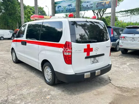 Hyundai Grand Starex 2.5 MT 2017 - Bán Huyndai Starex cứu thương đời 2017, máy dầu, nhập khẩu