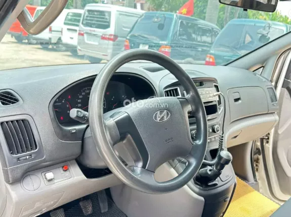 Hyundai Grand Starex 2.5 MT 2017 - Bán Huyndai Starex cứu thương đời 2017, máy dầu, nhập khẩu