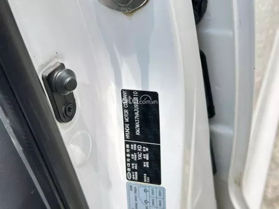 Hyundai Grand Starex 2.5 MT 2017 - Bán Huyndai Starex cứu thương đời 2017, máy dầu, nhập khẩu