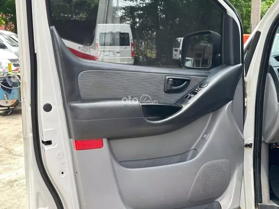 Hyundai Grand Starex 2.5 MT 2017 - Bán Huyndai Starex cứu thương đời 2017, máy dầu, nhập khẩu
