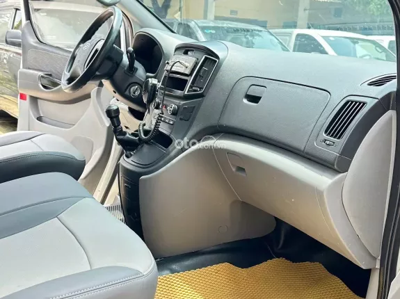 Hyundai Grand Starex 2.5 MT 2017 - Bán Huyndai Starex cứu thương đời 2017, máy dầu, nhập khẩu