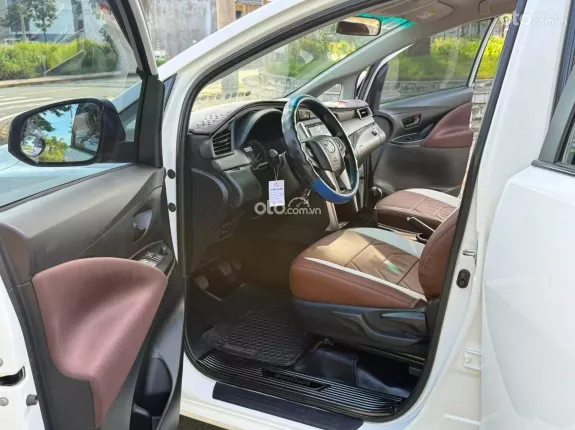 Toyota Innova 2.0 Venturer AT 2022 - Hỗ trợ góp ngân hàng 70%