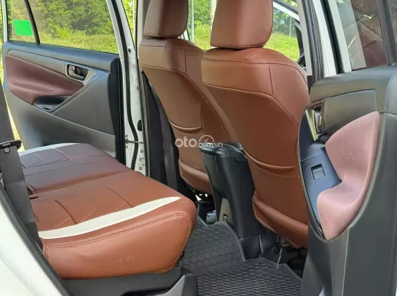 Toyota Innova 2.0 Venturer AT 2022 - Hỗ trợ góp ngân hàng 70%