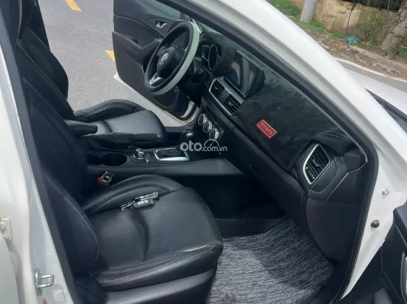 Mazda 3 1.5L Sedan 2015 - Xe tư nhân, đẹp chất, không lỗi Nội ngoại thất đẹp. Lốp mới, màn cam đủ