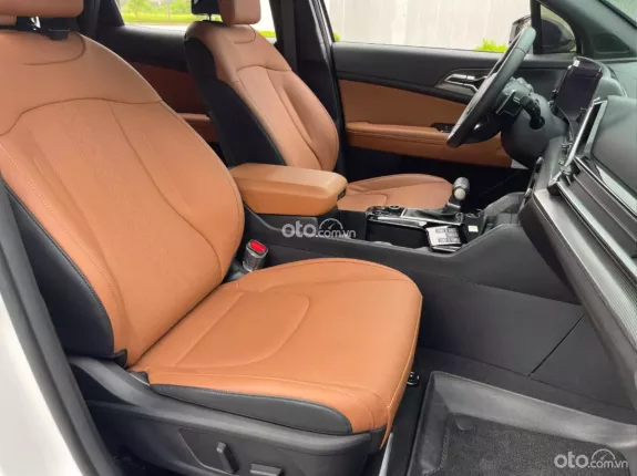 Kia Sportage 2.0G Signature 2024 - Màu trắng nội thất da bò sang trọng đẳng cấp