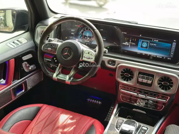 Mercedes-Benz AMG G63 4Matic 2021 - Xe màu xám nội thất đỏ