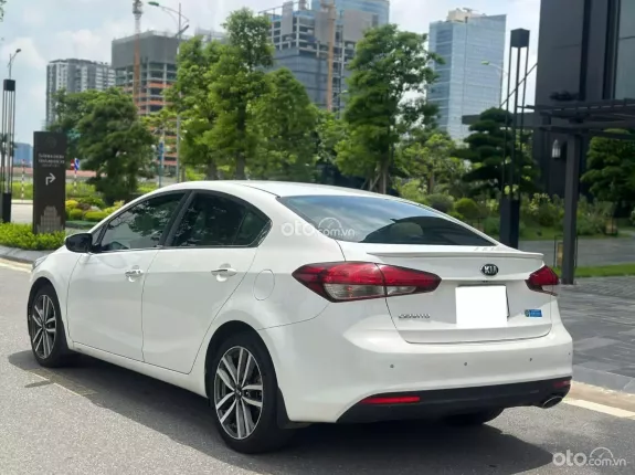 Kia Cerato 1.6 AT Luxury 2016 - Tư nhân chính chủ - Xe trang bị full công nghệ