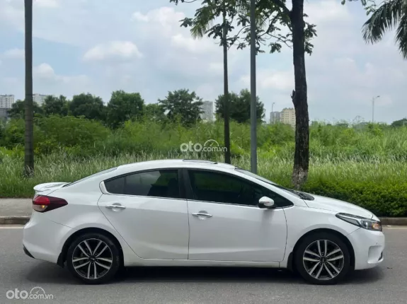Kia Cerato 1.6 AT Luxury 2016 - Tư nhân chính chủ - Xe trang bị full công nghệ