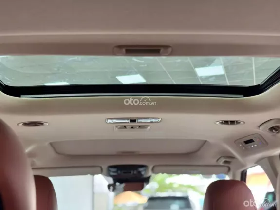 Kia Carnival 2.2D Signature 2023 - Model 2024 Full Options