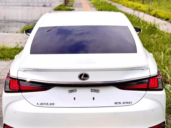 Lexus ES 250 F-Sport 2022 - Model 2023, tư nhân chính chủ, nhập Nhật nguyên chiếc