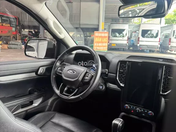 Ford Everest Sport 2.0 AT 4x2 2024 - FORD EVEREST 2024 SPORT_1 CHỦ ĐI ÍT_HỖ TRỢ TRẢ TRƯỚC 300tr
