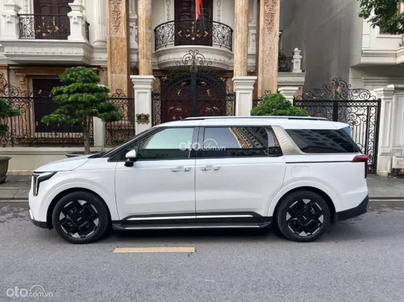 Kia Carnival 2.2D Premium 2025 - Full Premium Siêu Lướt Chỉ 15000km