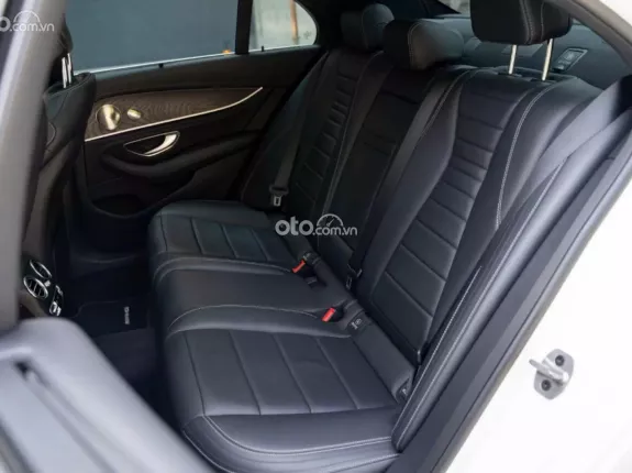 Mercedes-Benz E300 AMG 2021 - Tư nhân chính chủ, full options công nghệ hiện đại