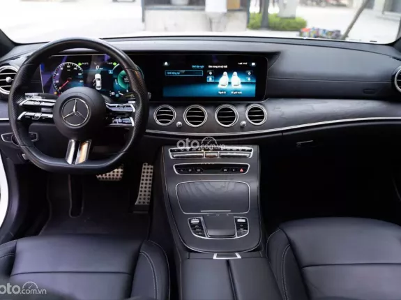 Mercedes-Benz E300 AMG 2021 - Tư nhân chính chủ, full options công nghệ hiện đại