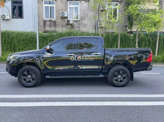 Toyota Hilux 2.4E 4×2 AT 2021 - Xe cực đầm, chất, giá tốt