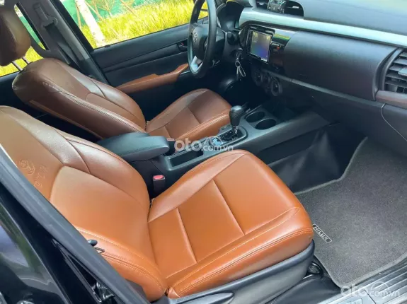 Toyota Hilux 2.4E 4×2 AT 2021 - Xe cực đầm, chất, giá tốt