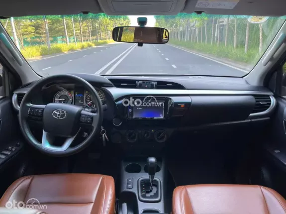 Toyota Hilux 2.4E 4×2 AT 2021 - Xe cực đầm, chất, giá tốt