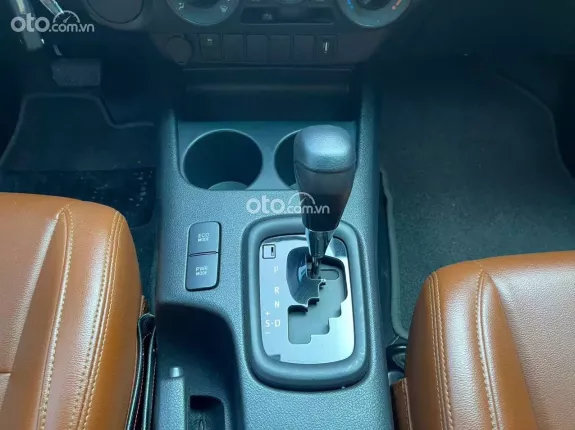 Toyota Hilux 2.4E 4×2 AT 2021 - Xe cực đầm, chất, giá tốt