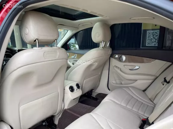 Mercedes-Benz C250 Exclusive 2017 - Đỏ kem