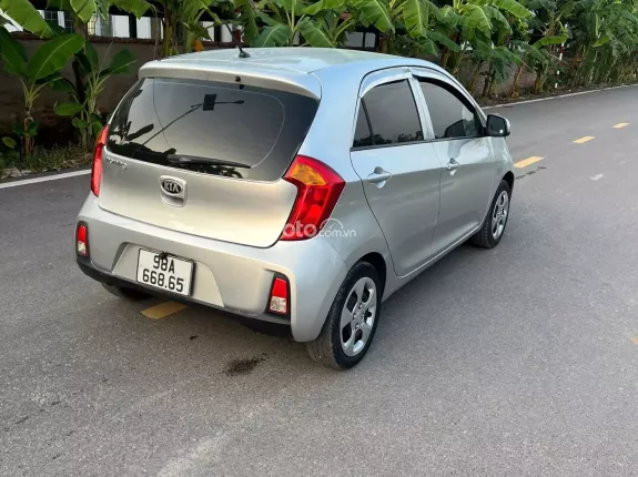 Kia Morning 1.25 MT 2016 - Bản base. Xe đẹp, không lỗi, thân vỏ zin. Nội ngoại thất đẹp. Màn hình cam lùi đủ,