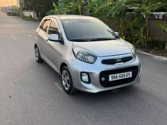 Kia Morning 1.25 MT 2016 - Bản base. Xe đẹp, không lỗi, thân vỏ zin. Nội ngoại thất đẹp. Màn hình cam lùi đủ,