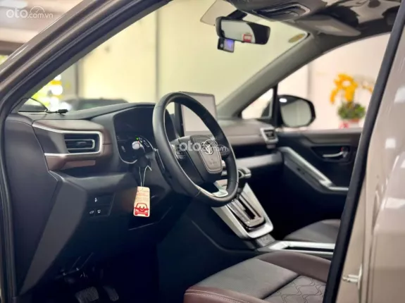 Toyota Innova Cross 2024 - Model 2025 siêu đẹp - Full lịch sử bảo dưỡng hãng